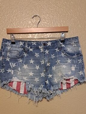 Mossimo Supply Co. Star Print Distressed Denim Shorts - Blue & White. Size 14/32